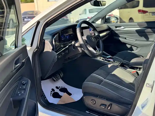 Volkswagen Golf 2023