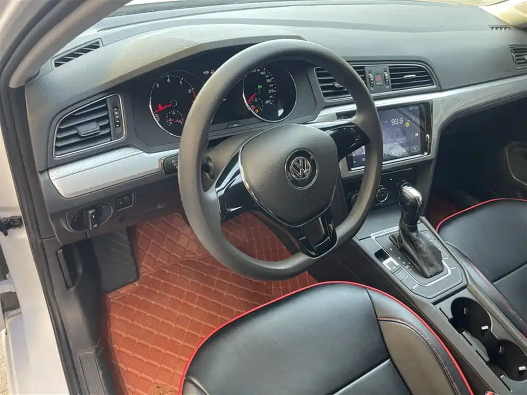 Volkswagen Lamando 2018 — фото 19