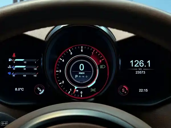 Aston Martin DBS 2020