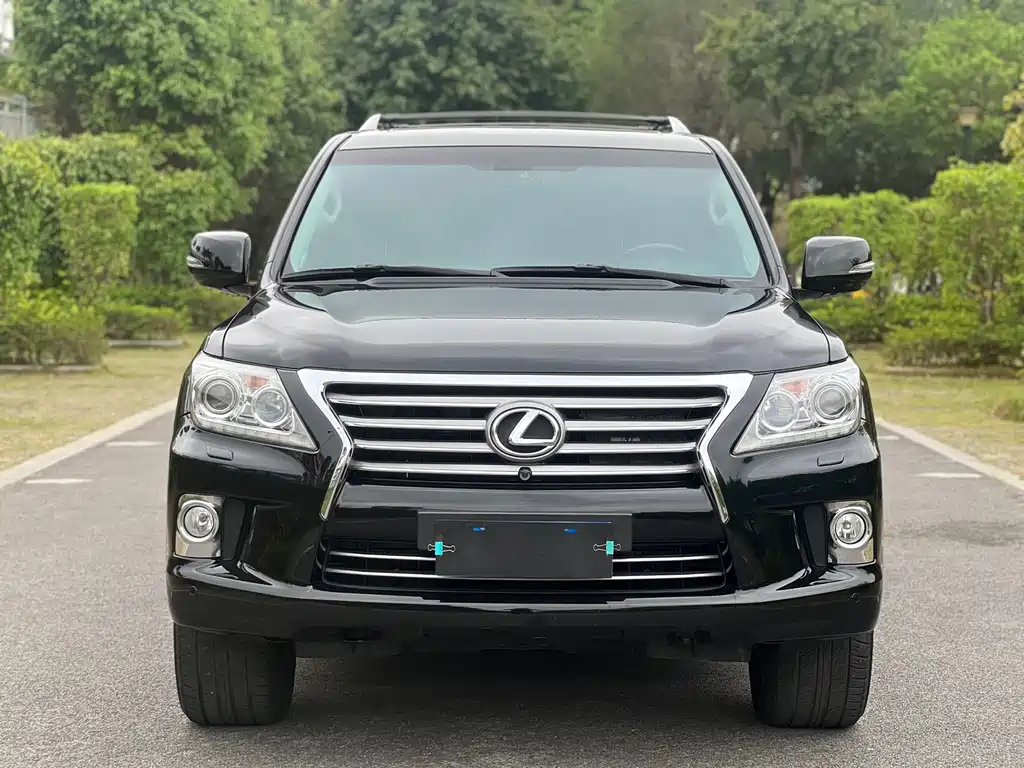 Lexus LX 2013