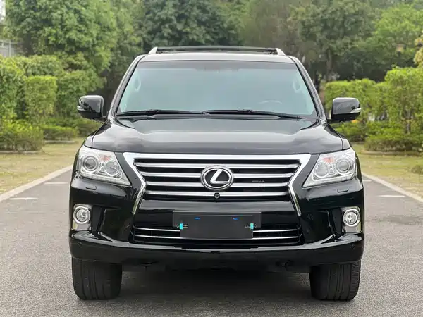 Lexus LX 2013