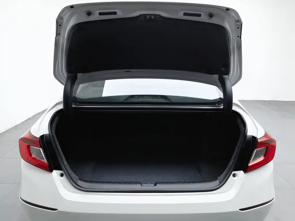 Honda Accord 2019 — фото 16