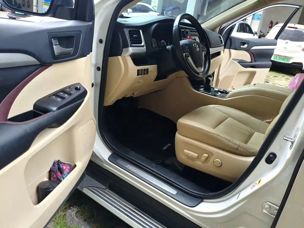 Toyota Highlander 2016 — фото 12