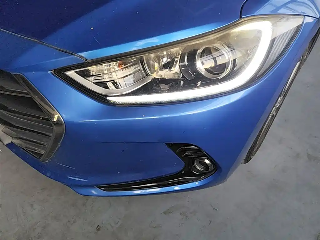 Hyundai Elantra 2016 — фото 24
