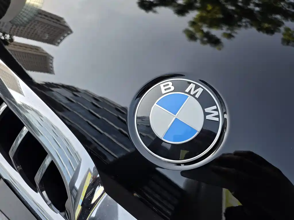 BMW 5 Series 2021 — фото 10