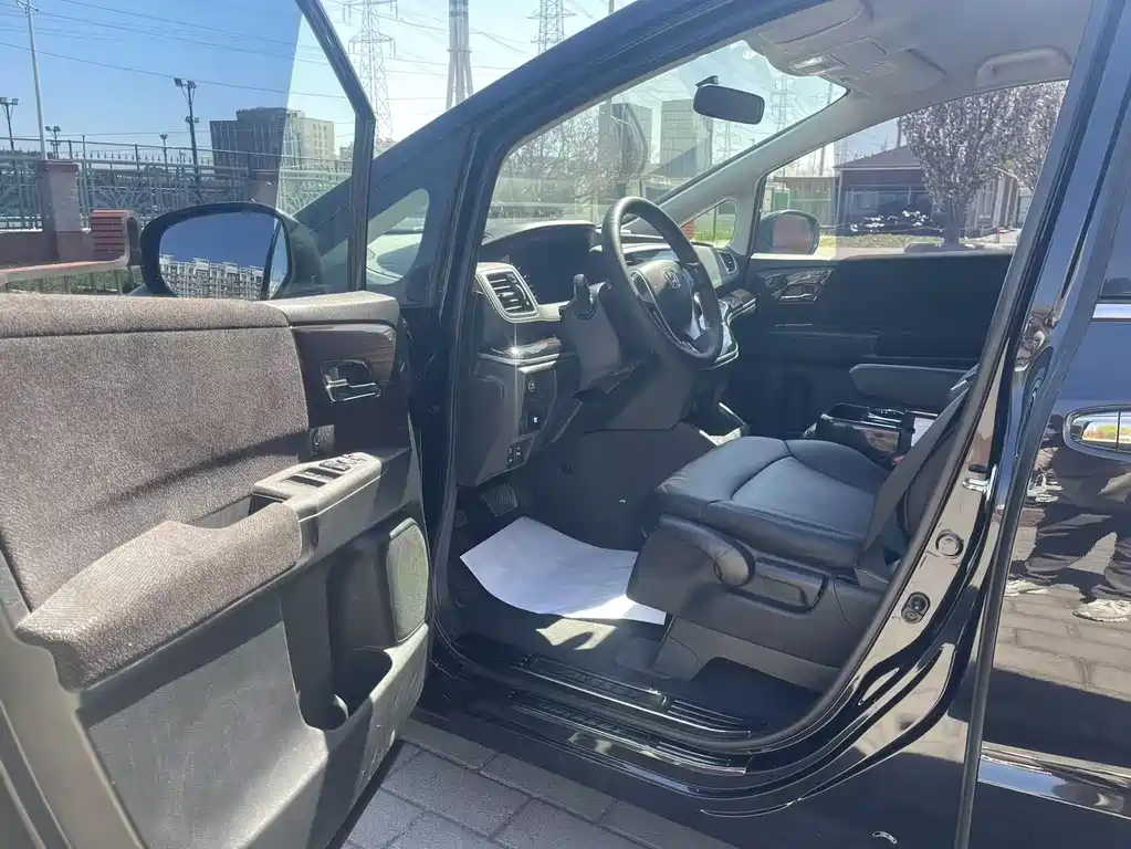 Honda Odyssey 2021 — фото 10