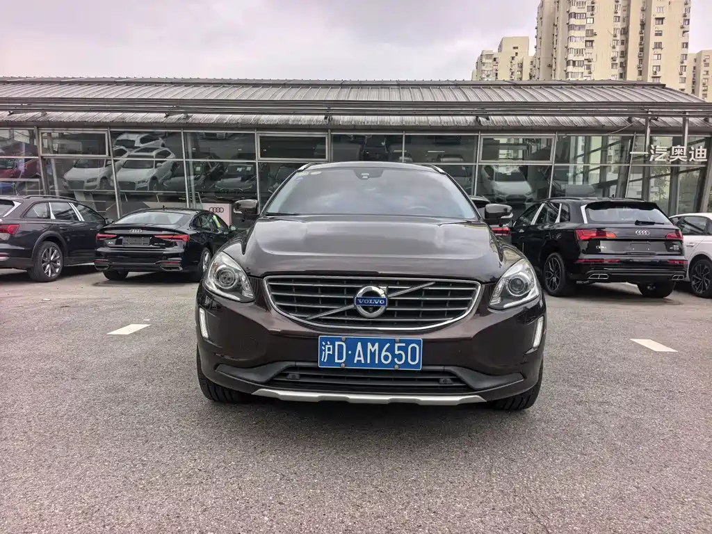Volvo XC60 2017 — фото 2