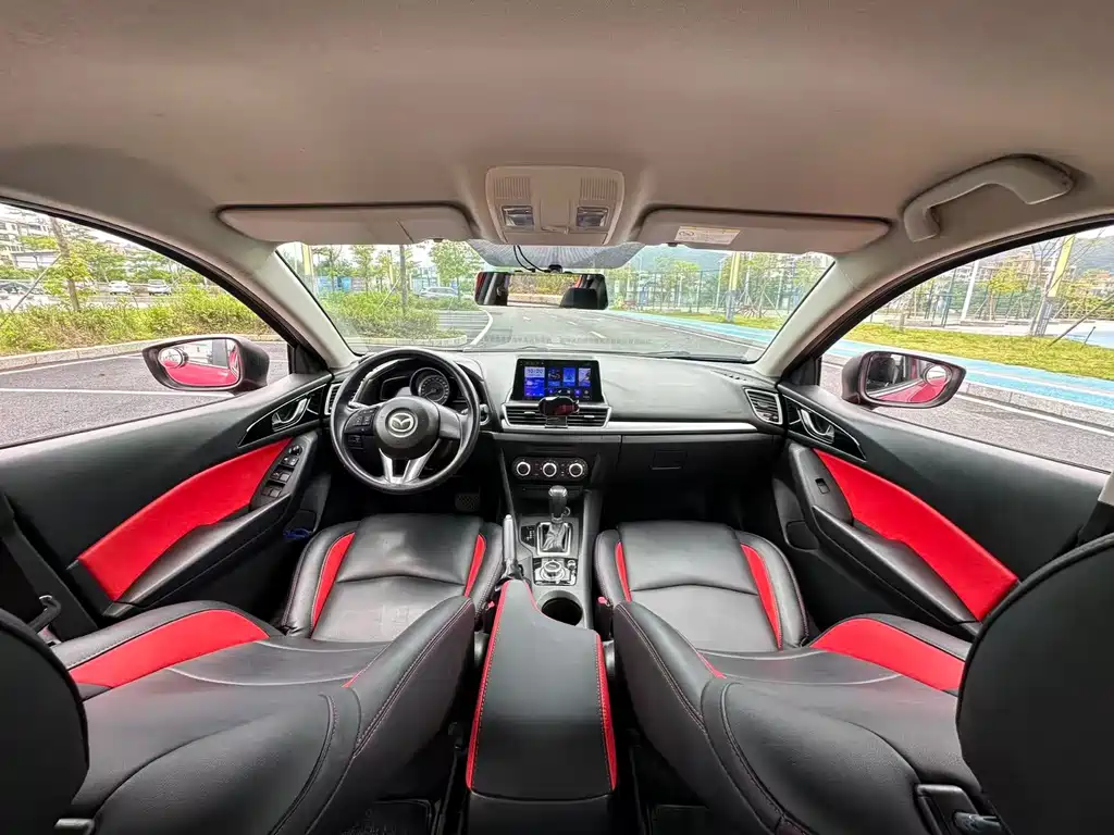 Mazda 3 Axela 2016 — фото 13