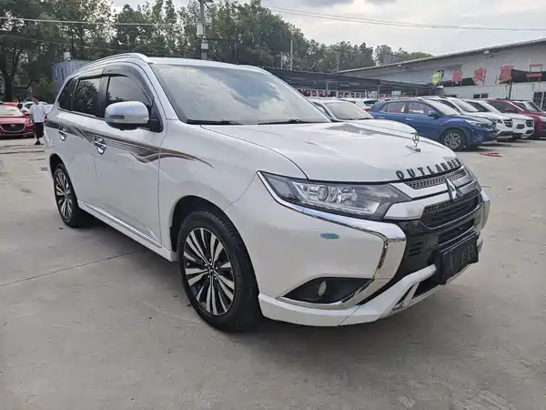 Mitsubishi Outlander 2021