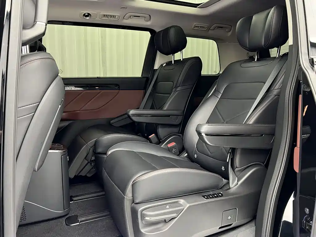 GAC Trumpchi E8 PHEV 2024 — фото 6