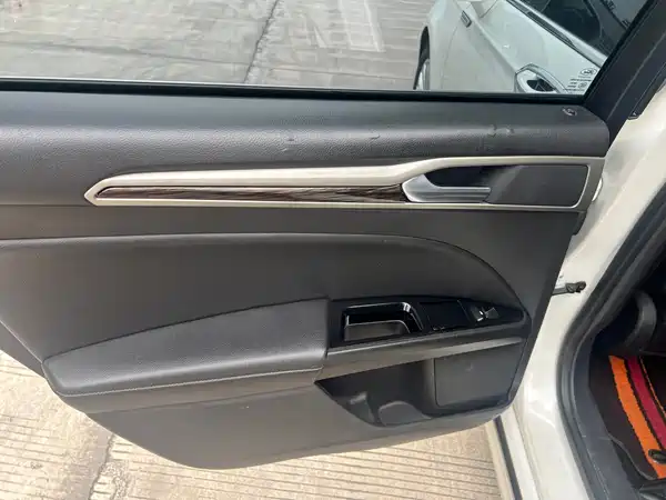Ford Mondeo 2015