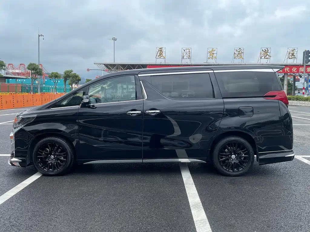 Toyota Alphard 2016 — фото 3