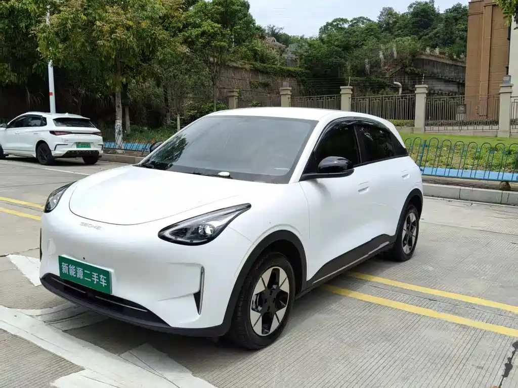 Geely Galaxy Starwish 2025 — фото 1