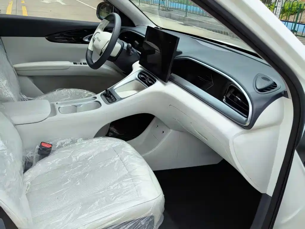 Geely Galaxy Starwish 2025 — фото 9