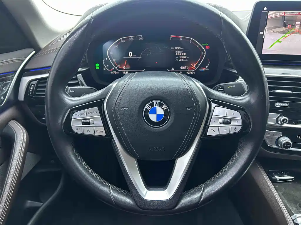 BMW 5 Series 2021 — фото 13