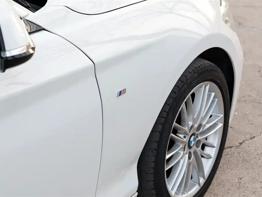 BMW 1 Series 2018 — фото 18
