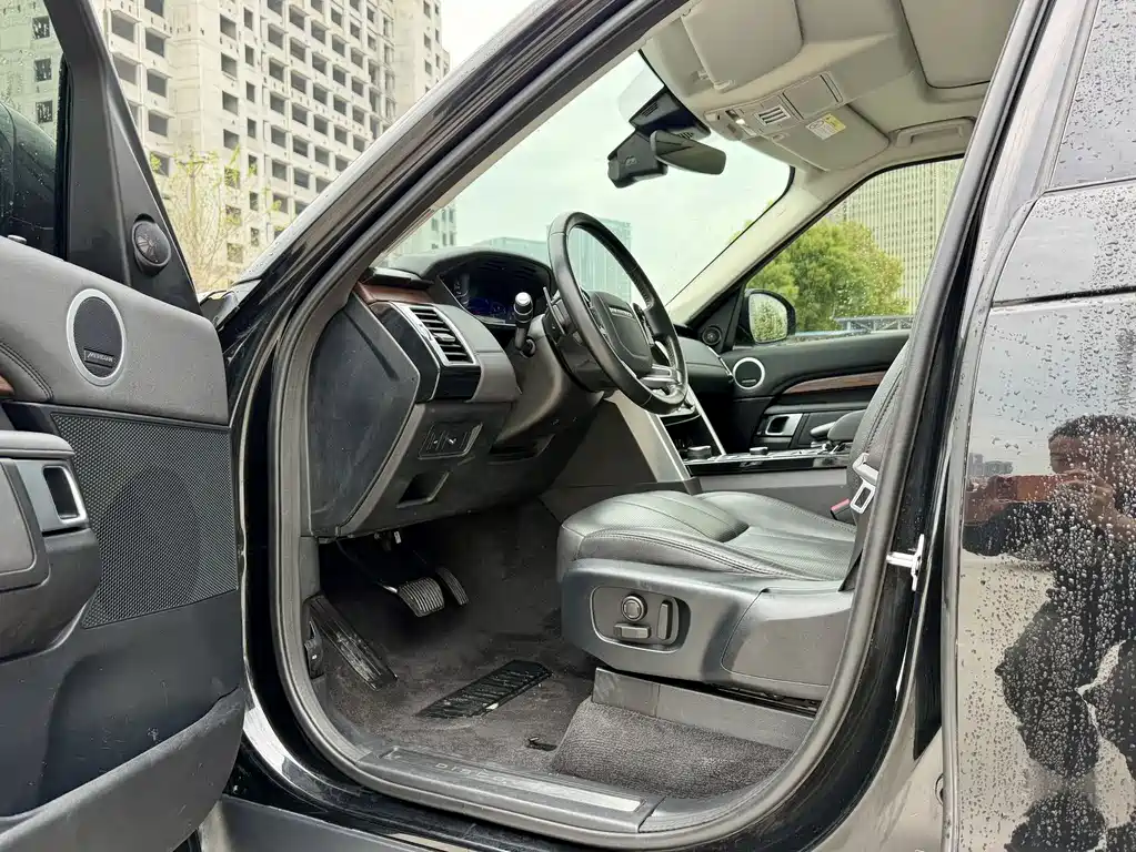 Land Rover Discovery 2020 — фото 11