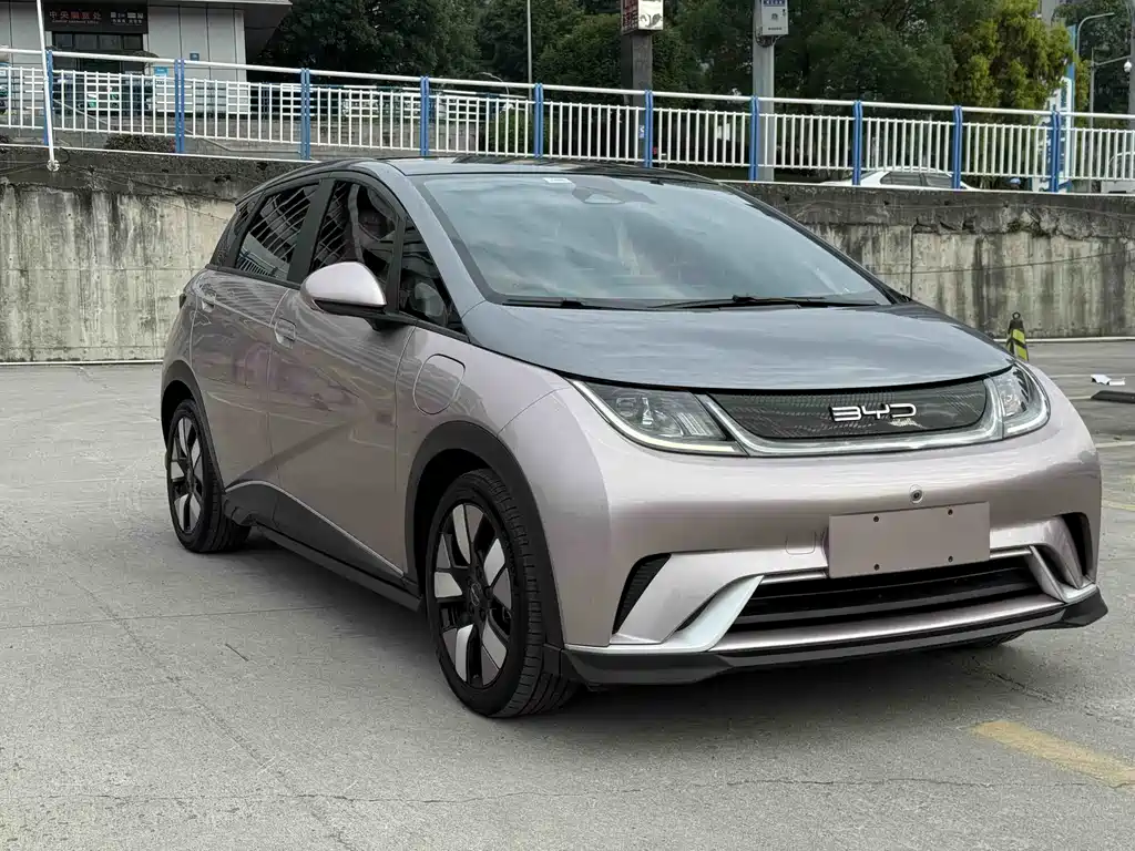 BYD Dolphin 2023