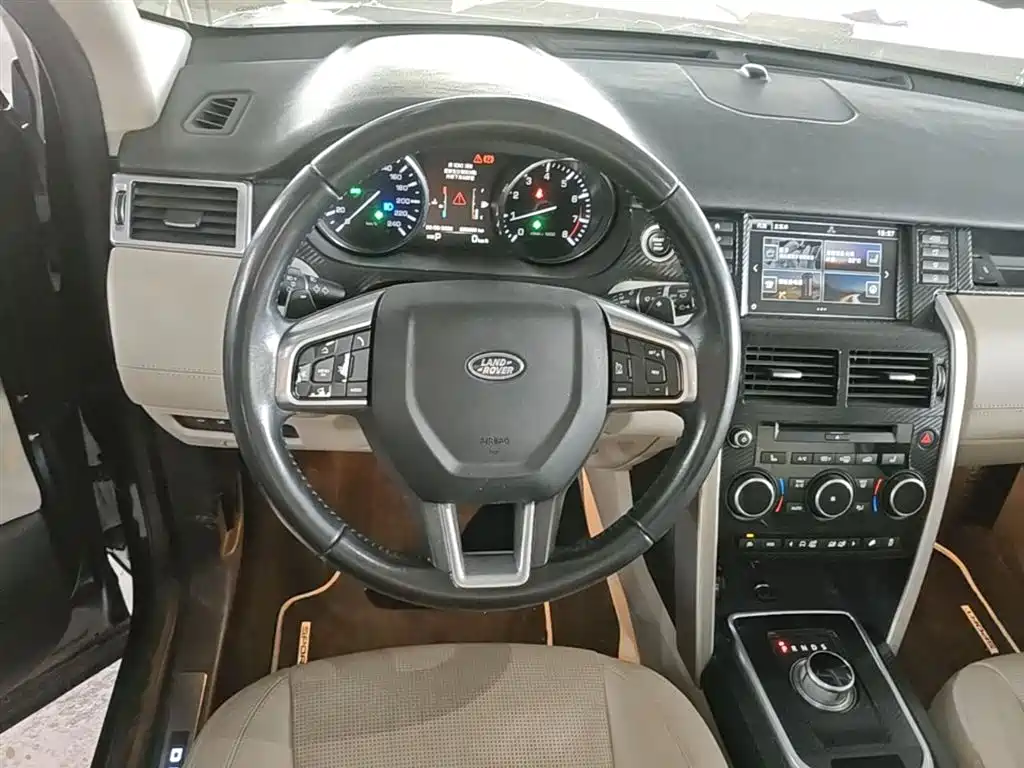 Land Rover Discovery Sport 2015 — фото 11