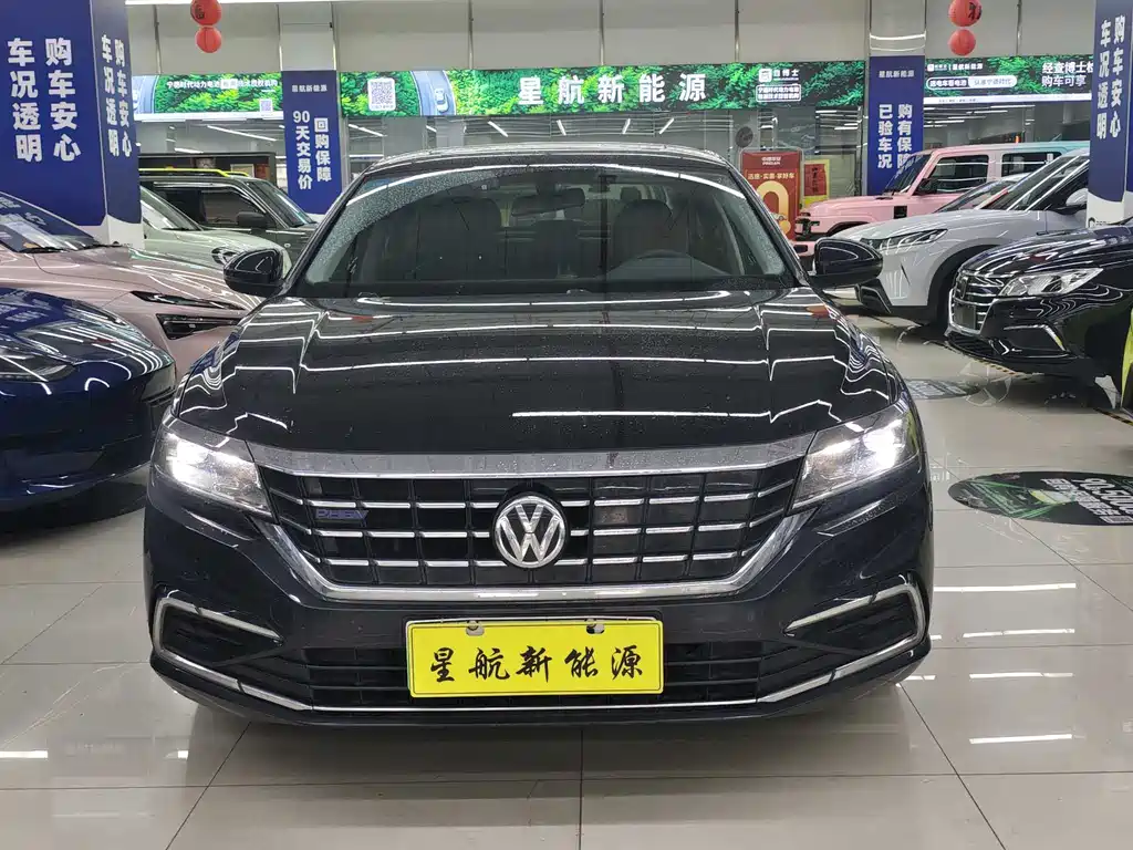 Volkswagen Passat PHEV 2020 — фото 2