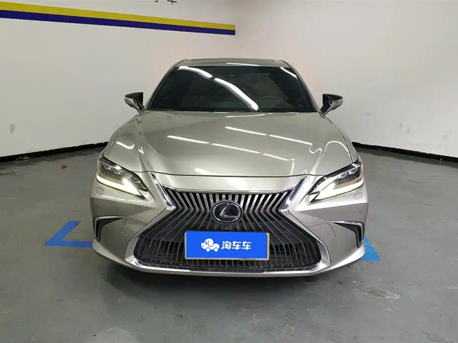 Lexus ES 2018 — фото 2