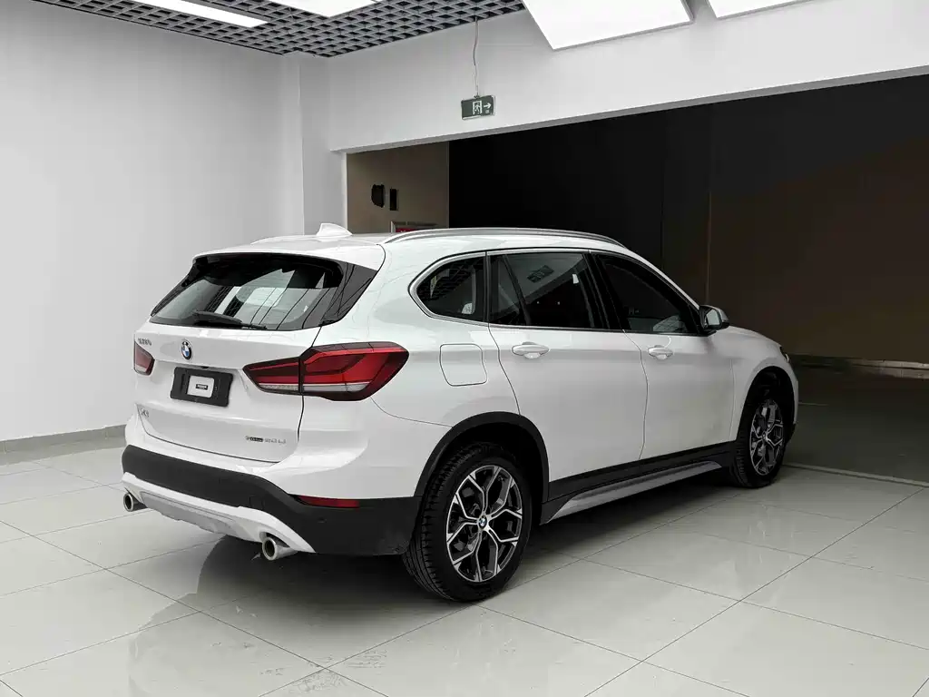 BMW X1 2022 — фото 2