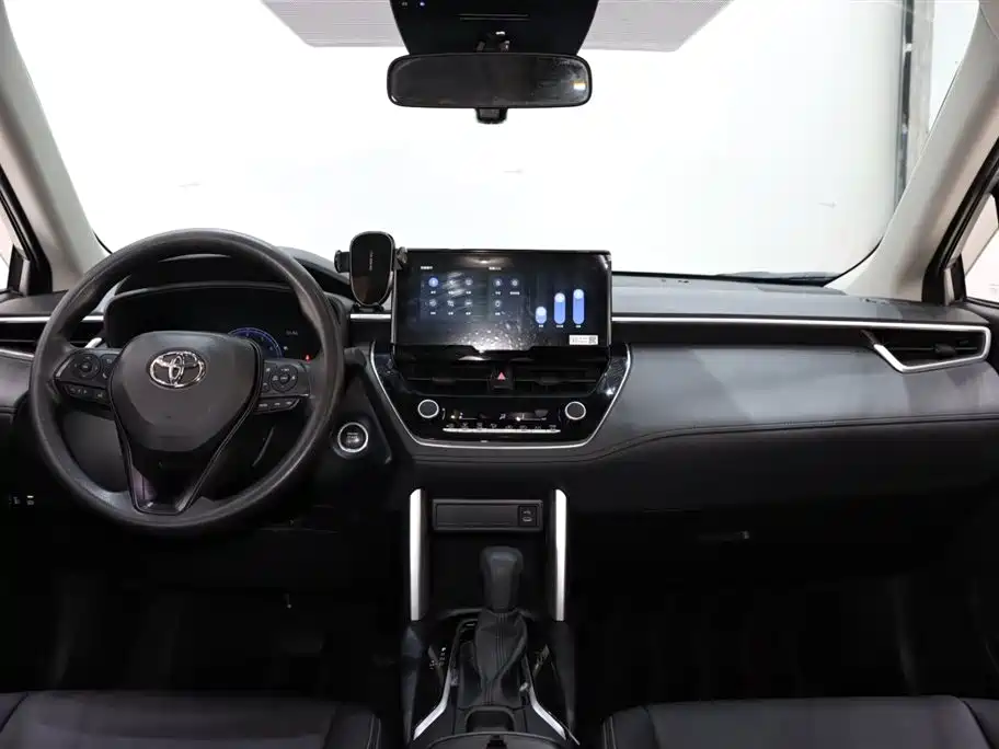 Toyota Corolla Cross 2025 — фото 12
