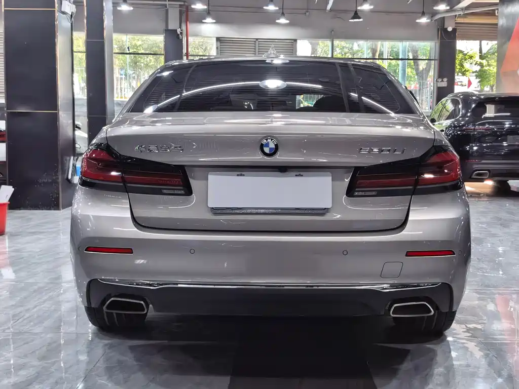 BMW 5 Series 2021