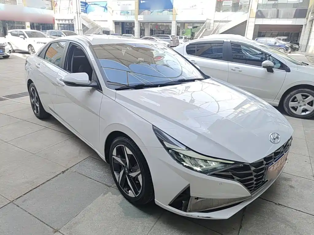 Hyundai Elantra 2021 — фото 4