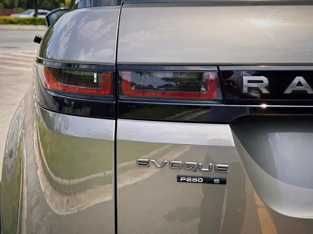 Land Rover Range Rover Evoque 2020 — фото 30