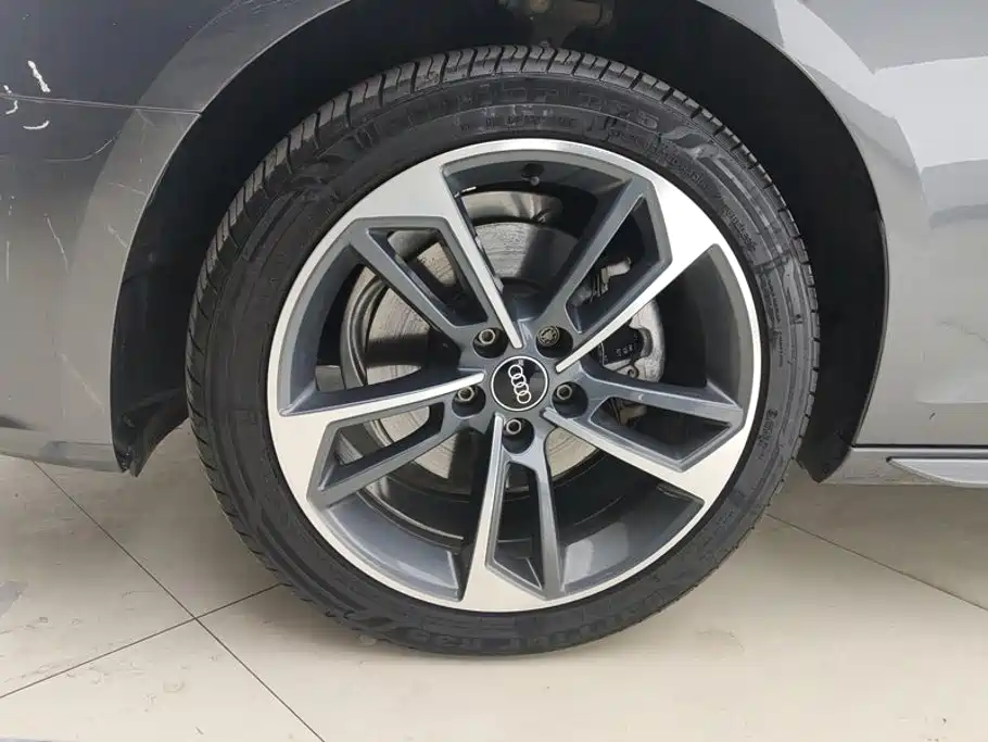 Audi A4L 2023