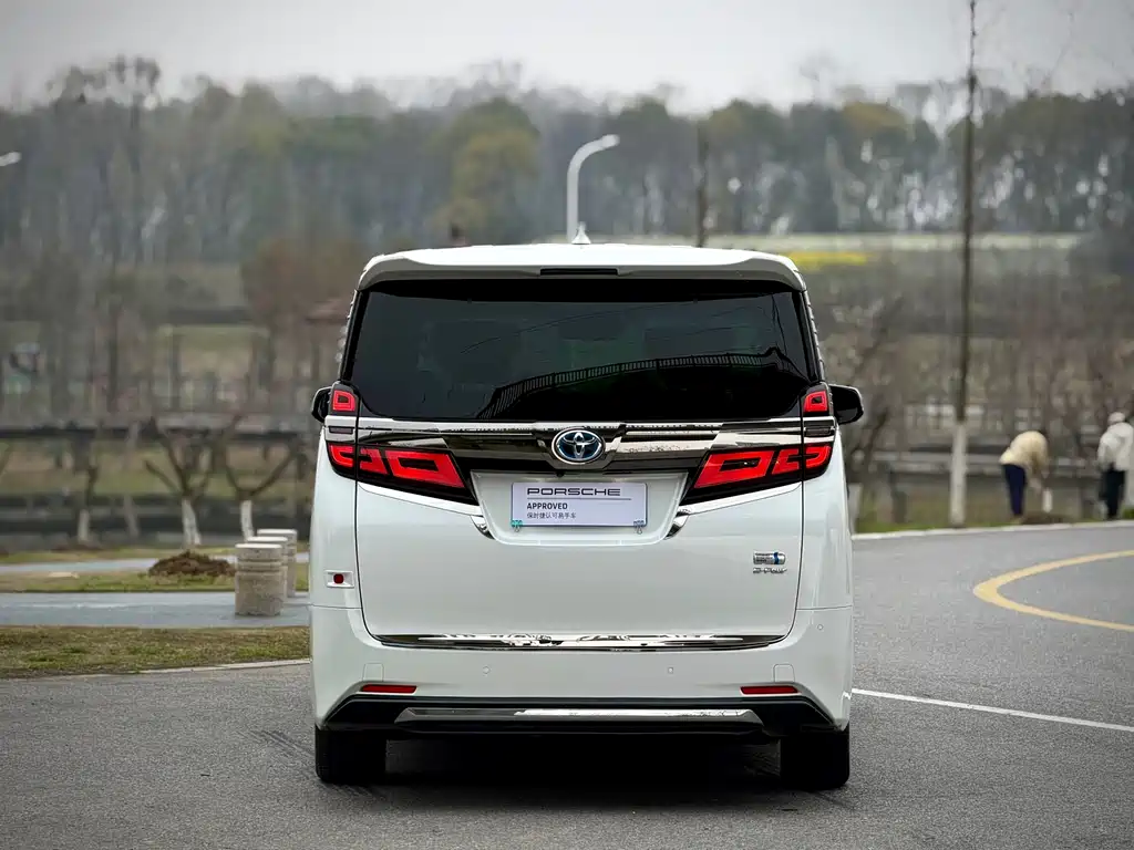 Toyota Vellfire 2022 — фото 5
