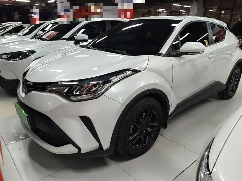 Toyota C-HR 2021 — фото 1