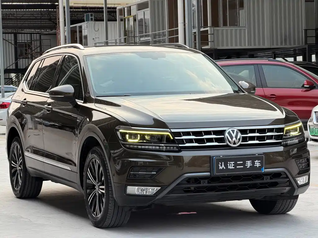 Volkswagen Tiguan L 2017 — фото 3