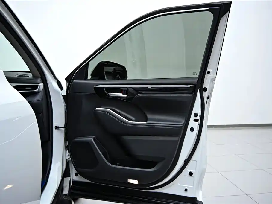 Toyota Highlander 2023 — фото 20