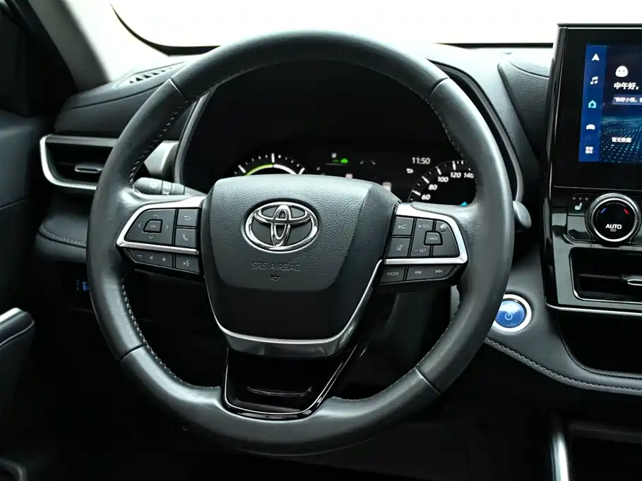 Toyota Highlander 2023 — фото 18