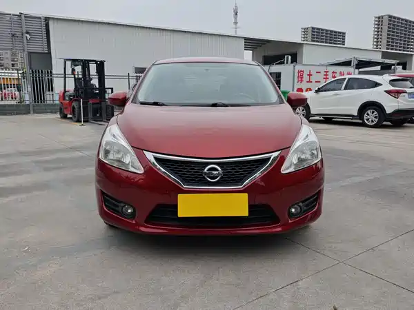 Nissan Tiida 2013