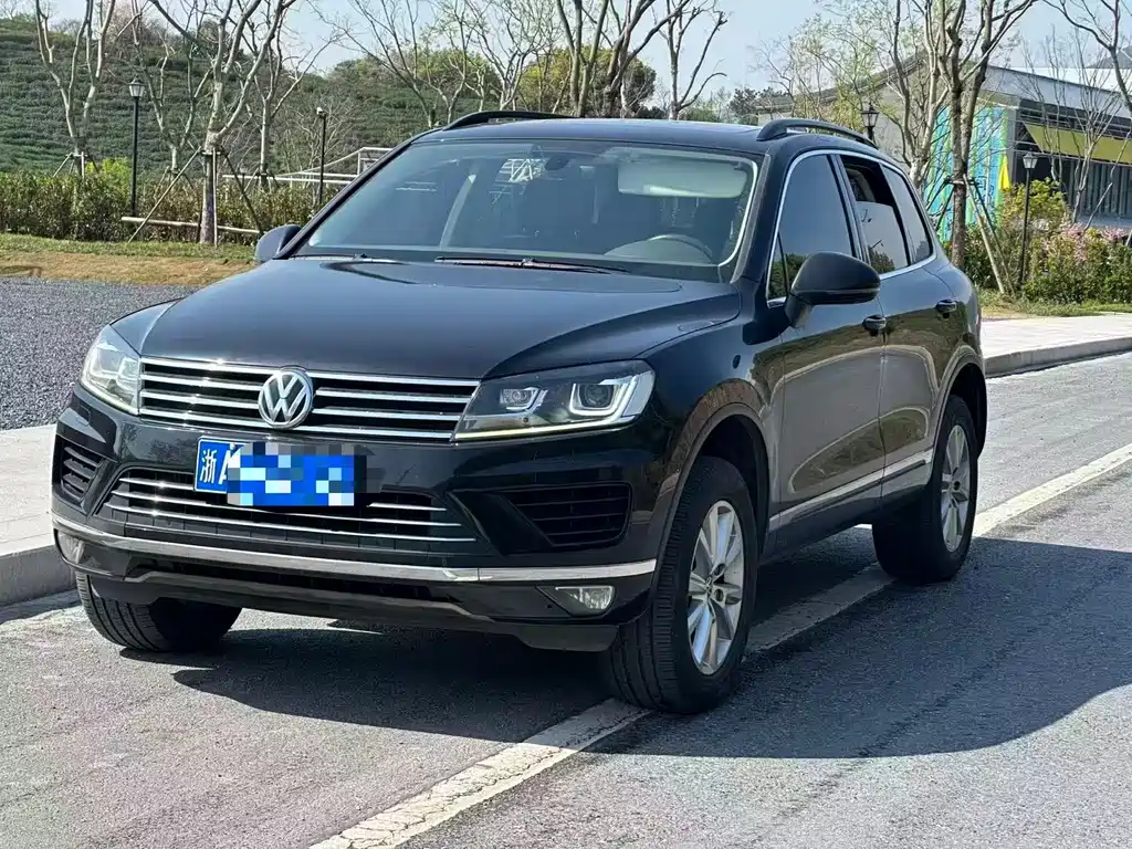 Volkswagen Touareg 2017 — фото 1