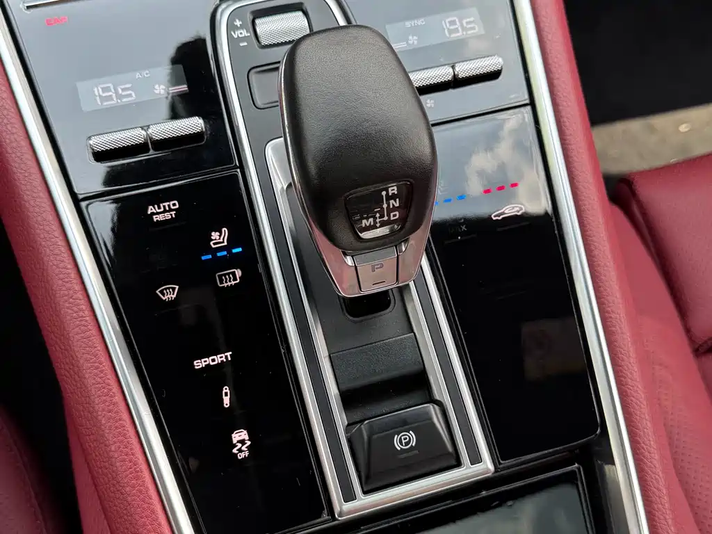 Porsche Panamera 2017 — фото 10