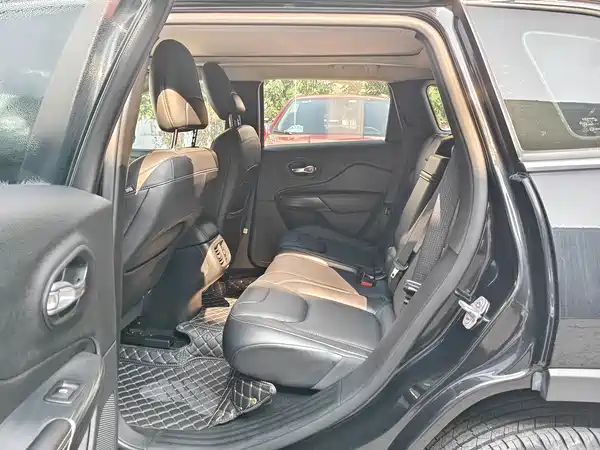 Jeep Cherokee 2017
