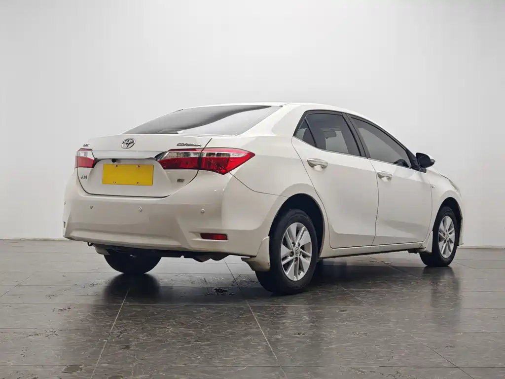 Toyota Corolla 2015 — фото 3