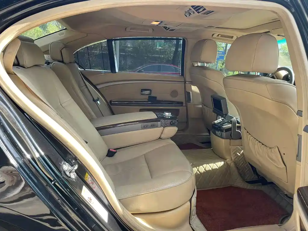 BMW 7 Series 2006 — фото 11