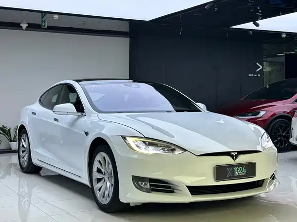 Tesla Model S 2016