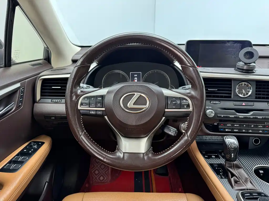 Lexus RX 2017 — фото 16