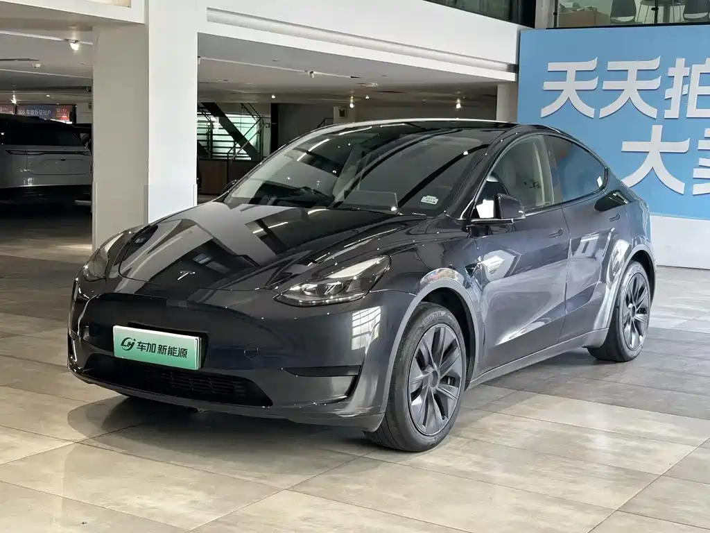 Tesla Model Y 2024 — фото 1