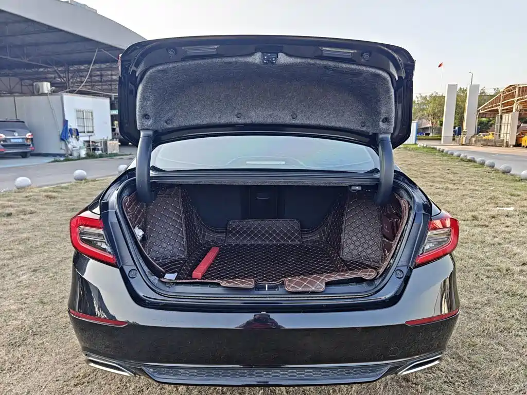 Honda Accord 2022 — фото 12
