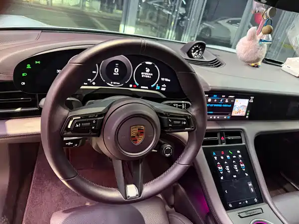Porsche Taycan 2026