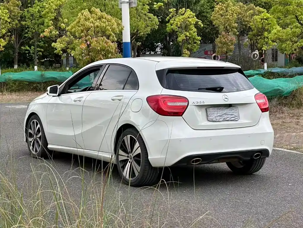 Mercedes-Benz A-Class 2016 — фото 7
