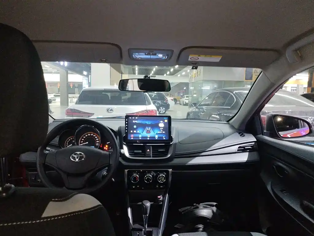 Toyota Yaris L 2021 — фото 14