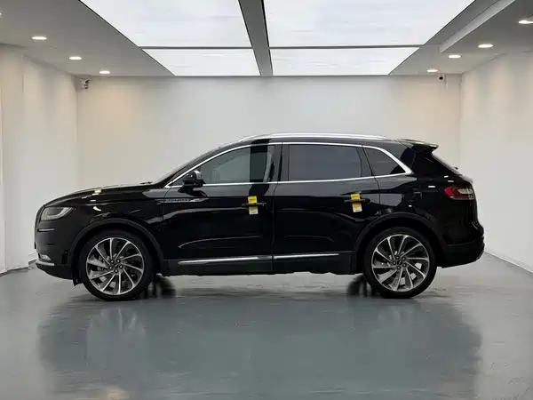Lincoln Nautilus 2021